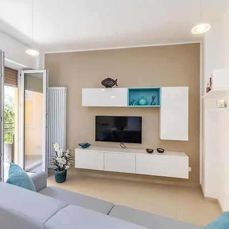 Dimora Concept-coral Dream Suite-free Parking-bike Room-beautiful Flat Near The Sea Apartment Finale Ligure
