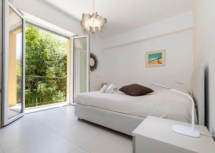 Dimora Concept-coral Dream Suite-free Parking-bike Room-beautiful Flat Near The Sea Finale Ligure