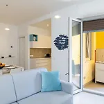 Dimora Concept-coral Dream Suite-free Parking-bike Room-beautiful Flat Near The Sea Appartement Finale Ligure