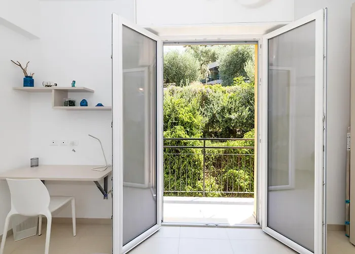 Dimora Concept-coral Dream Suite-free Parking-bike Room-beautiful Flat Near The Sea Apartment